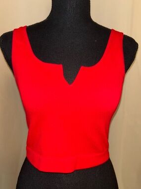 Suzette Collection stretch red cropped tank top. Size M/L